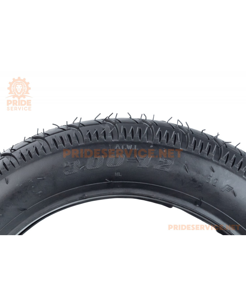 Шина 3,00-12 безкамерна, шипована 262